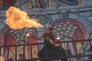Animation mit Feuerschlucker auch an der Fassade des Daemonium  (©Foto: Ingrid Grossmann)